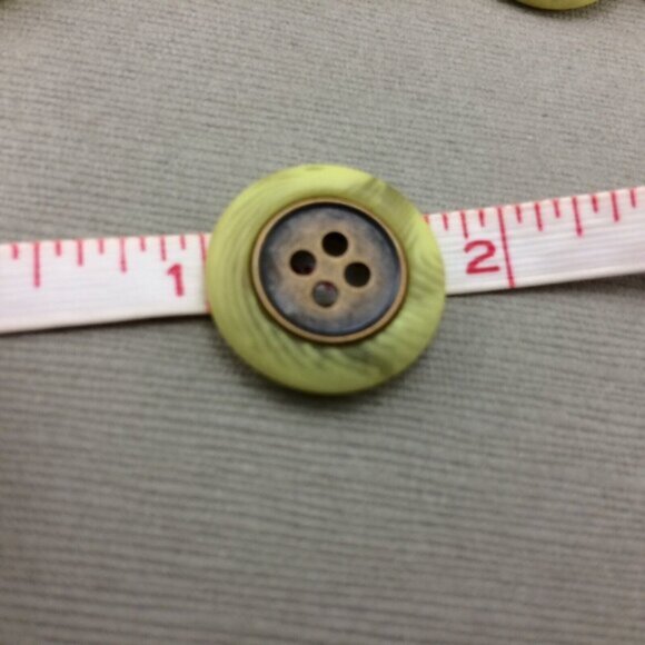 150 Vintage Plastic Swirl Green Buttons with Metal Centers - Picture 7 of 7